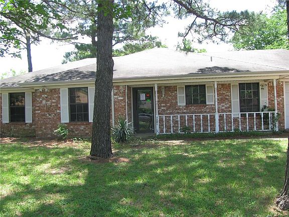 2nd image of 2601 Sandy Cir
