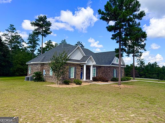 3rd image of 205 Youngblood Rd