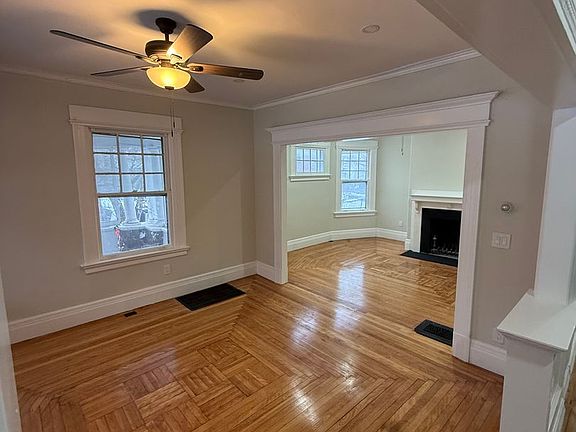2nd image of 82-84 Oxford St