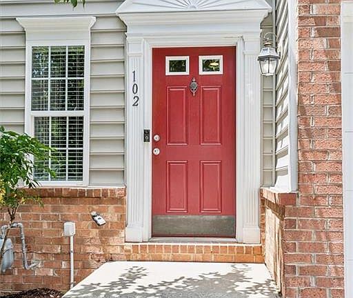 5th image of 102 Daniels Drive