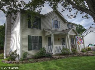 12814 Valleyhill St, Woodbridge, VA 22192