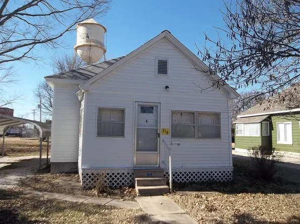 216 N 1st St, Iola, KS 66749