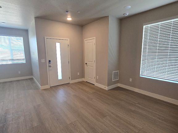 4th image of 4833 Autumn Leaf Dr