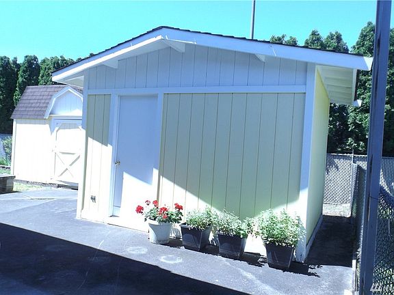 4th image of 7508 47th Ave NE Trailer 30