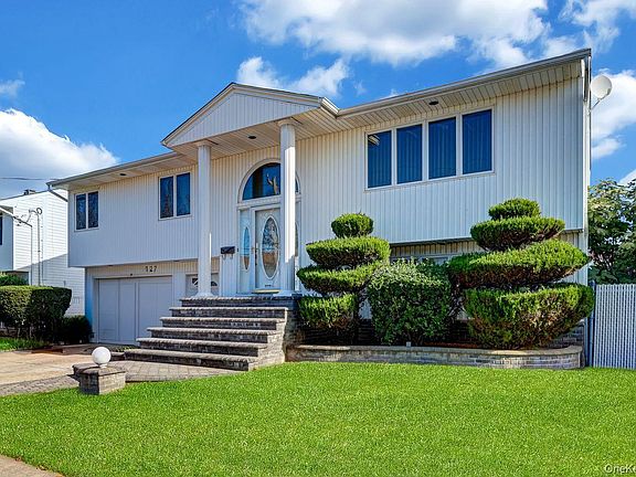2nd image of 3727 Oceanside Road E