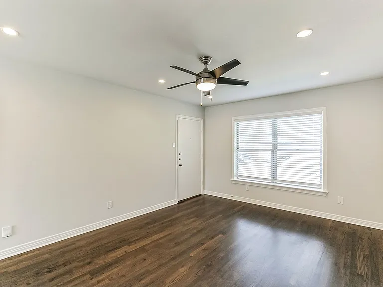 6202 Gaston Ave — Photo 13