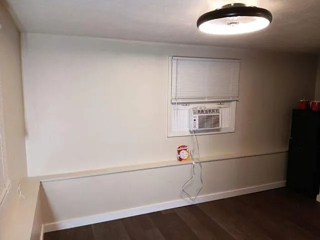 701 S Lone Oak Dr — Photo 3