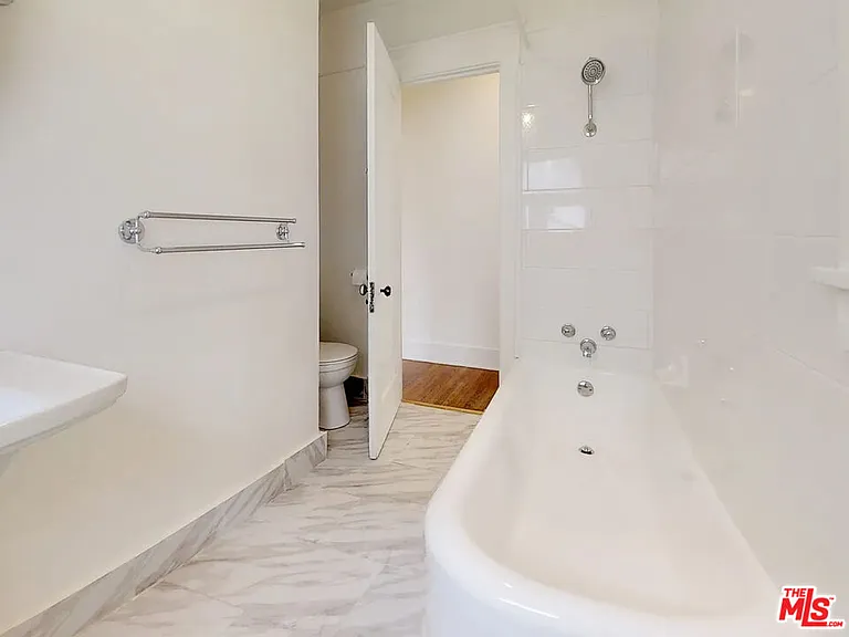 1260 N Flores St #5 — Photo 6