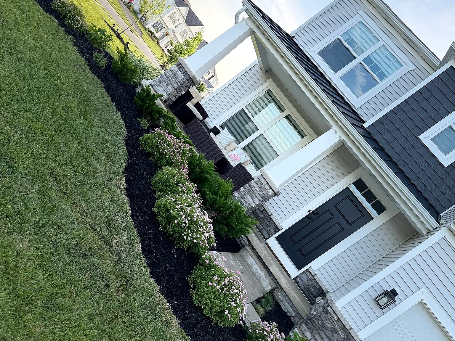 5 bed, 4679 sqft, $4,700 — Photo 1
