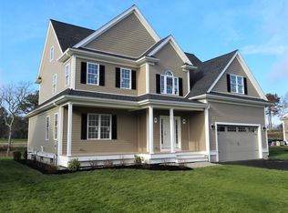 19 Cape Club Rd, Falmouth, MA 02540