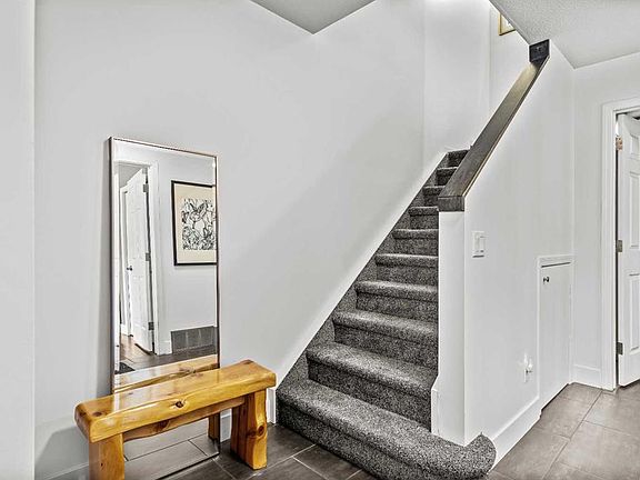 4th image of 601 E 4th St #3