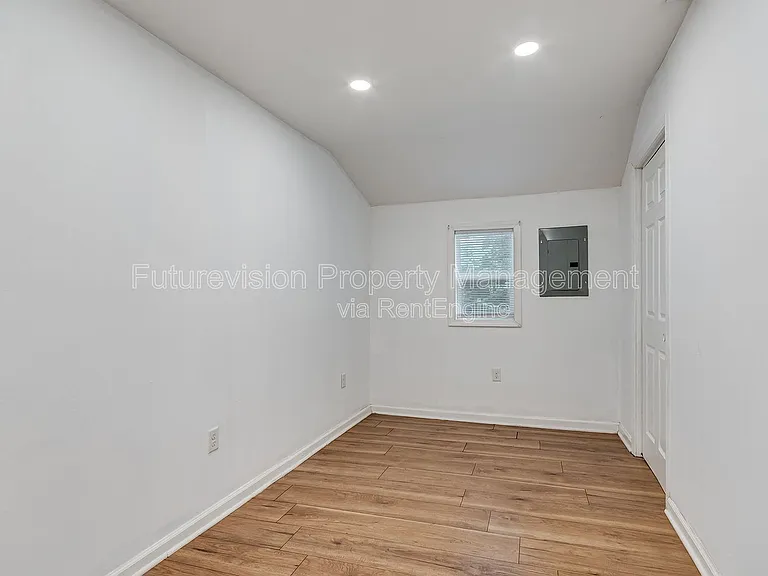 122 N Hamilton St — Photo 11