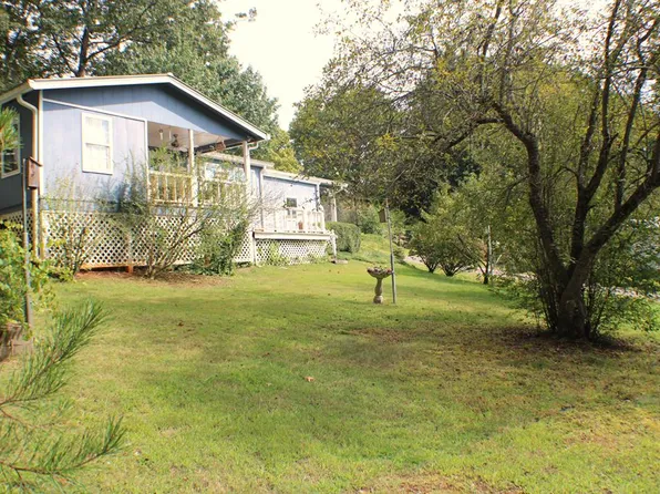25 One Way Ter, Franklin, NC 28734