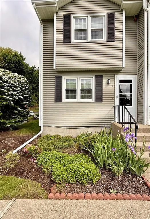 Building Photo - 47 Morgan Ave #9
