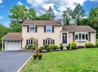 10 Hamilton Ct, Whippany, NJ 07981