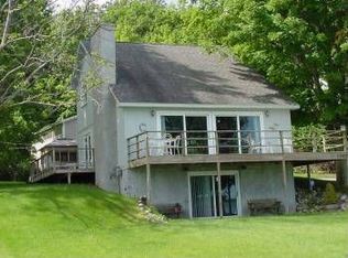 1307 Lakeshore Dr, Boyne City, MI 49712