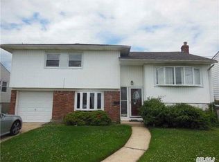 233 Delaware Ave, Island Park, NY 11558