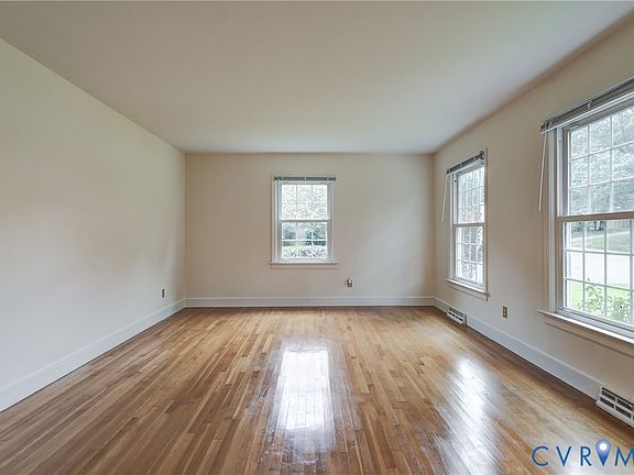 3rd image of 10104 Waltham Dr