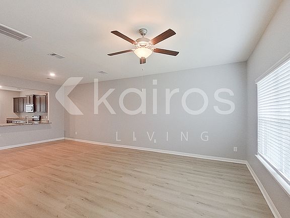 3rd image of 10722 Hillside Creek Dr