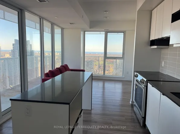 4065 Confederation Pkwy, Mississauga, ON