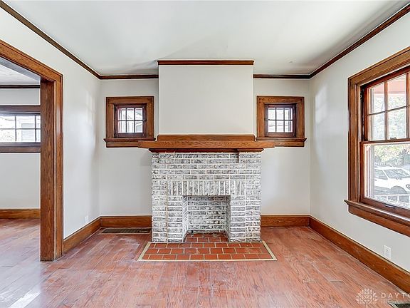 5th image of 105 Pointview Ave