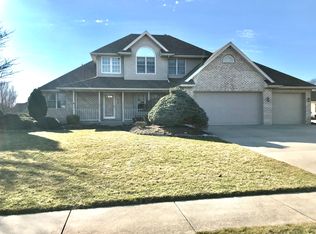 8090 Shawnee Forest Dr, Findlay, OH 45840