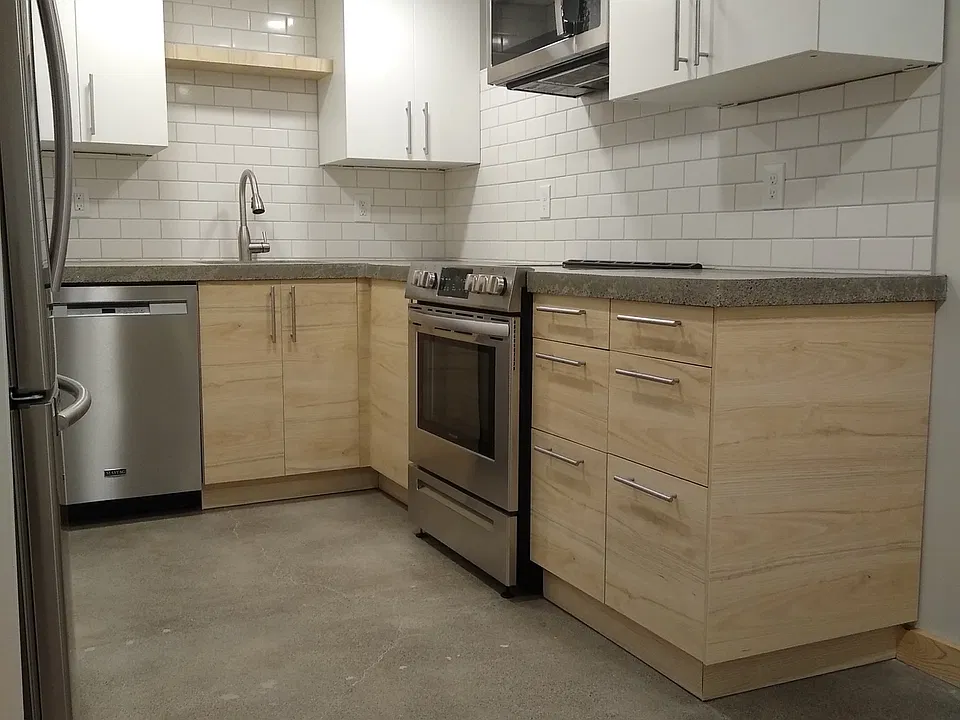 227 E 18th Ave