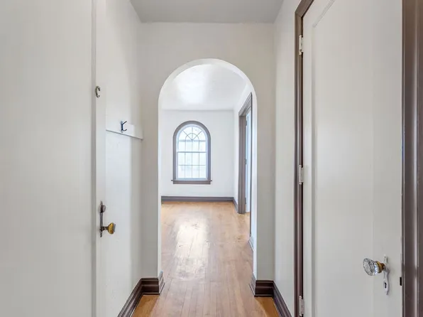 Windsor Court Apartments