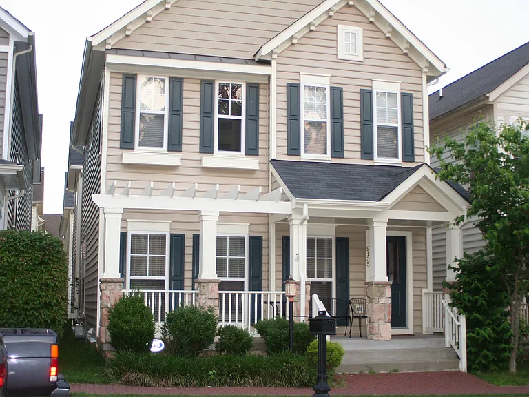 9135 Stonegarden Dr — Photo 2