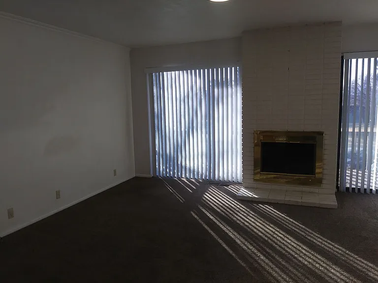 2734 N Edgewood Dr — Photo 6