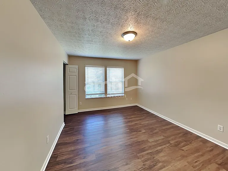 275 Monarch Dr — Photo 20