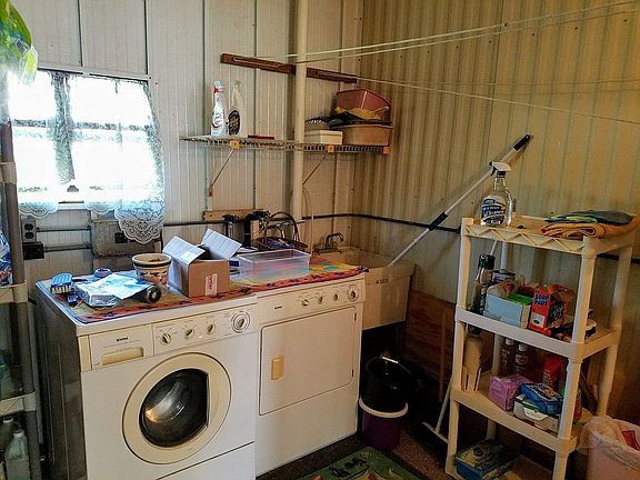 Shed with Laundry