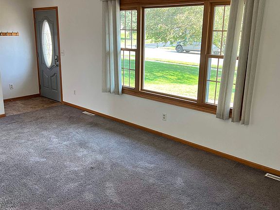 2nd image of 211 Forest Dr