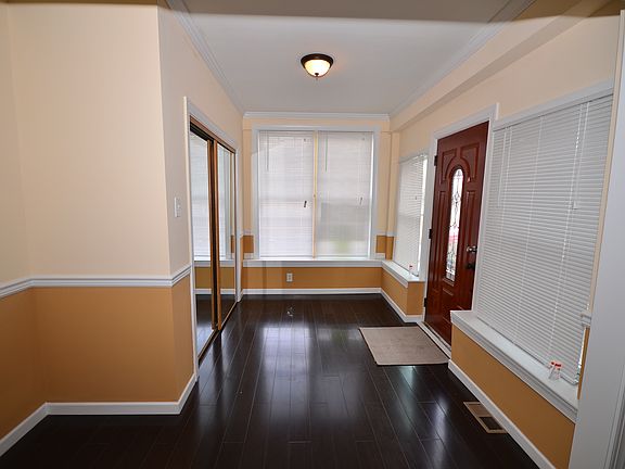 2nd image of 1504 W Grange Ave
