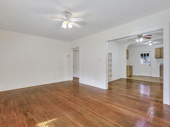 5th image of 2613 Ferrara Dr