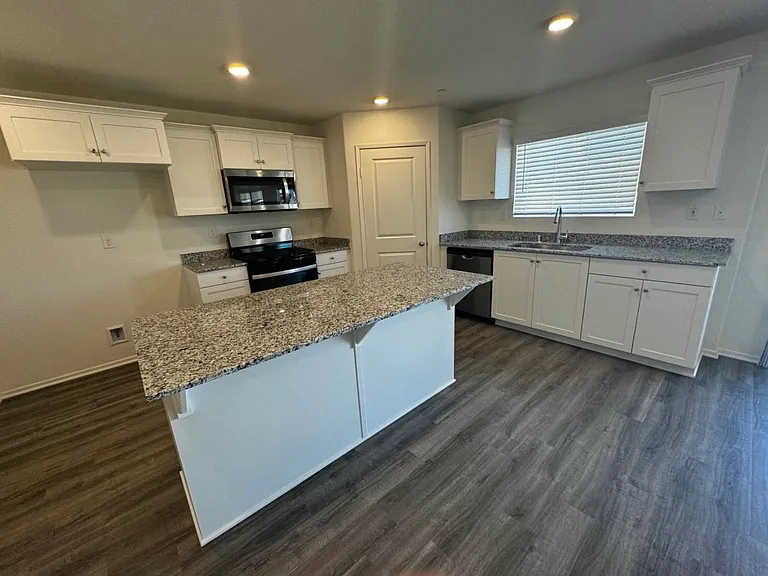 4417 W Avenue J4 — Photo 6