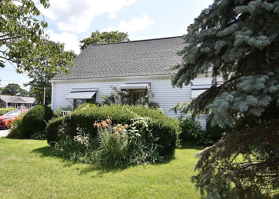 2nd image of 97 Anthony St