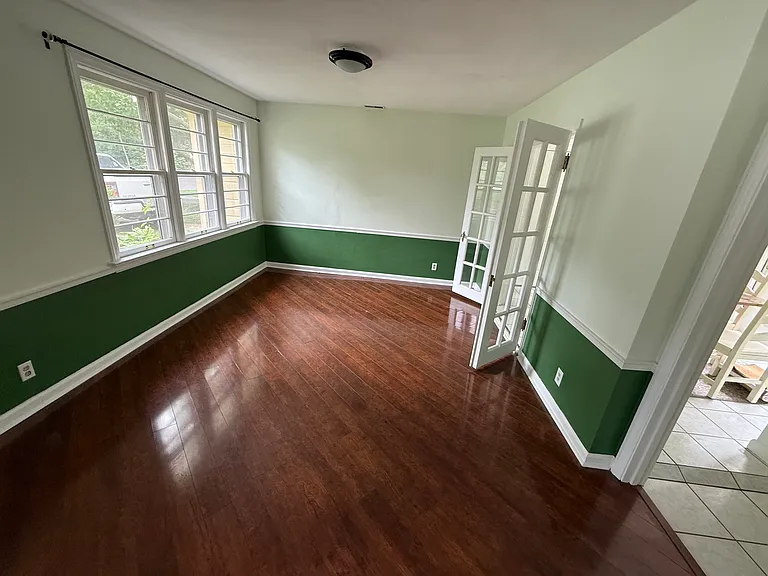 1046 Glenbrook Ave — Photo 8