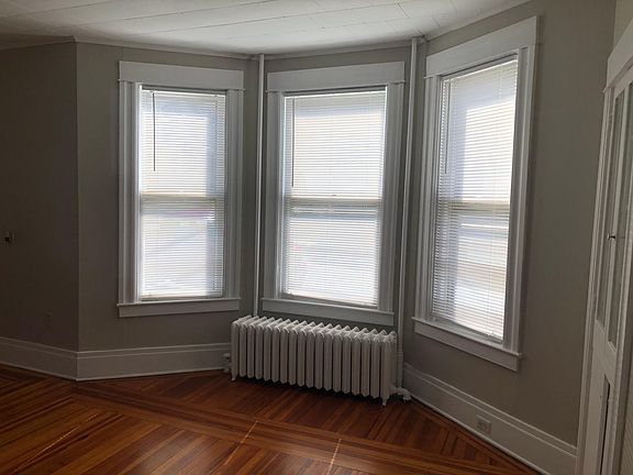 2nd image of 6 Balsam Ave Floor 1