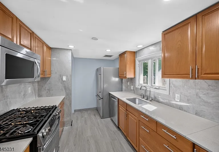 29 Laurel Ave — Photo 9