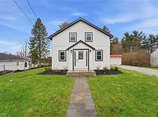 13829 Carlton St, Burton, OH 44021