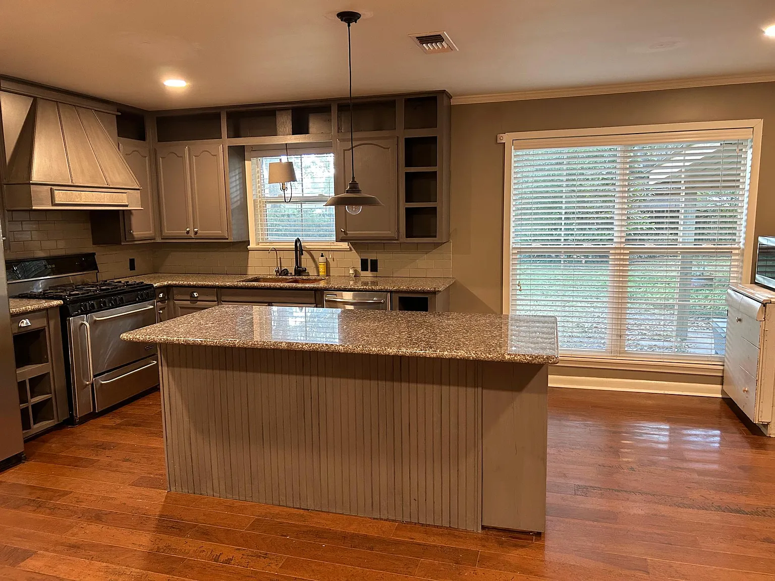 3 bed, 1600 sqft, $1,850 — Photo 2