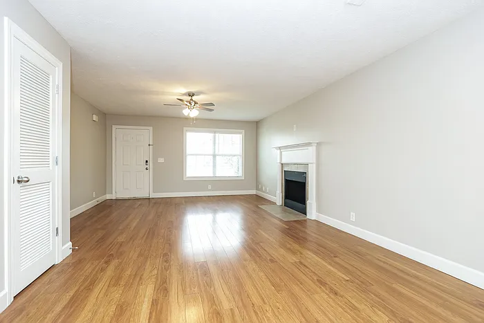 2057 Aberdeen Cir — Photo 4