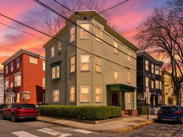 35 Eustis St, Cambridge, MA 02140
