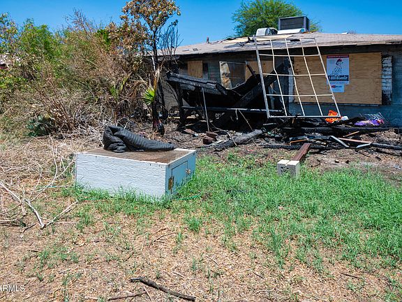 3rd image of 842 E ROBERTS Road #-