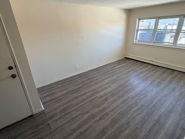 102 W Hudson St