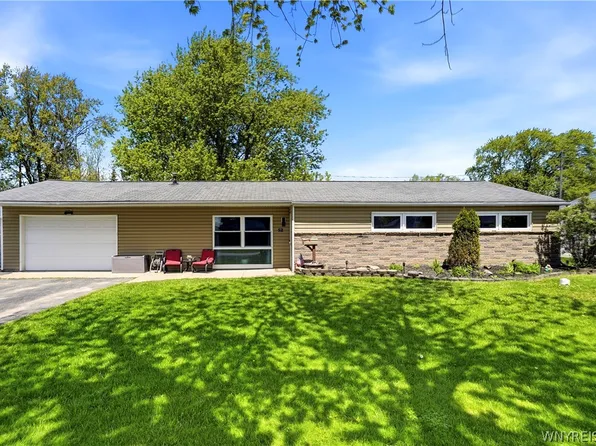 52 Donna Ct, Depew, NY 14043