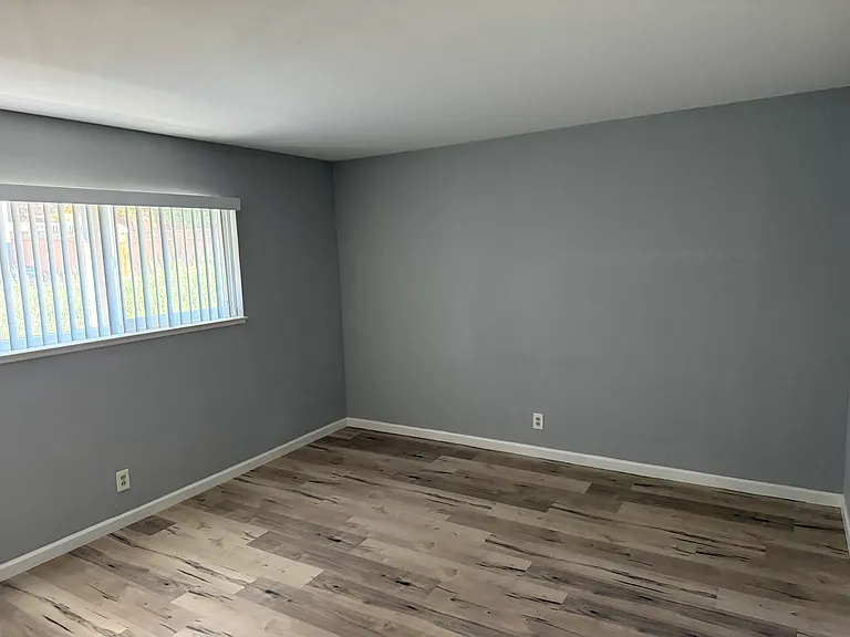 1665 6th Ave #11 — Photo 4