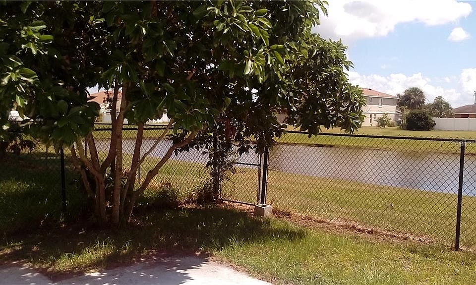 2nd image of 103 Coral Reef Cir