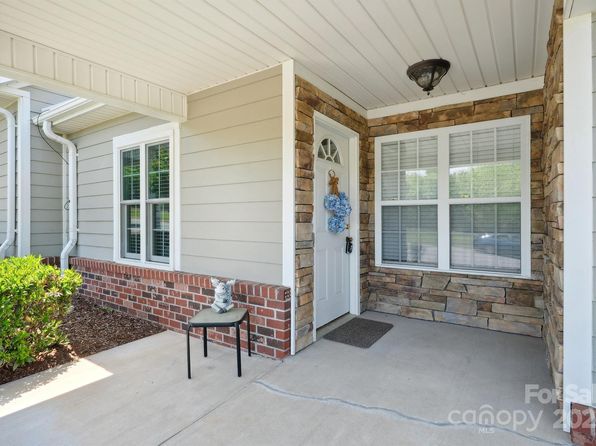 108 Ivy Ct, Morganton, NC 28655